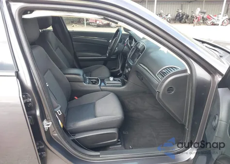 2021 Chrysler 300 Touring z USA, uszkodzony, nr VIN 2C3CCAAG6MH580186